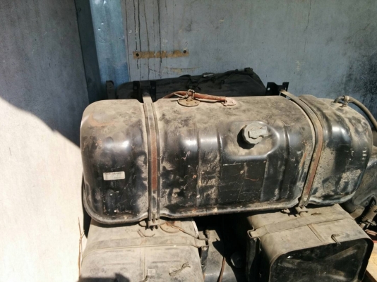 ดีเคเซียงกง 0825417914 ถังน้ำมันเก่าญี่ปุ่นอีซูซุ เอนพีอา