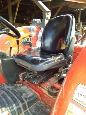 ขาย 375,000 KUBOTA M 7040 ปี 54  เครื่องดี เกียร์แรง  ยางดี. (ใบมีด-หาง 3 ) เอกสารเล่มทะเบียน รถอยู่ จ.อุบลราชธานี  090-772-3710 090-772-3708