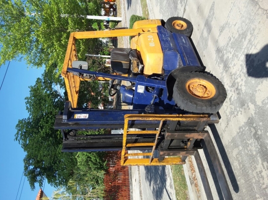 ขายฟอร์คลิฟท์ขนาด 2 ตันเสายกสูง3 เมตรเกียร์ธรรมดา ราคา 100000บาท สนใจ 0813535948