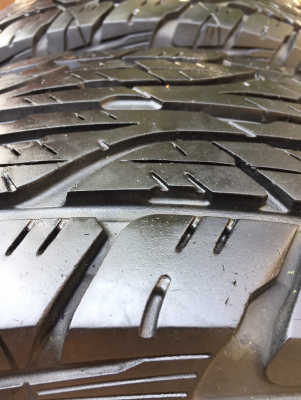 ยาง All Dunlop 245 70 16 กลางปี14 ดอกเยอะ พร้อมใช้งาน ราคาไม่แพง