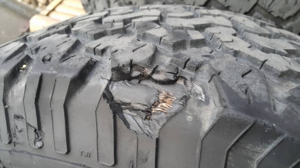 ยาง BF goodrich 265/70 R17 แยกขายเป็นอะไหล่ ยาง BF goodrich 265/70 R17 แยกขายเป็นอะไหล่