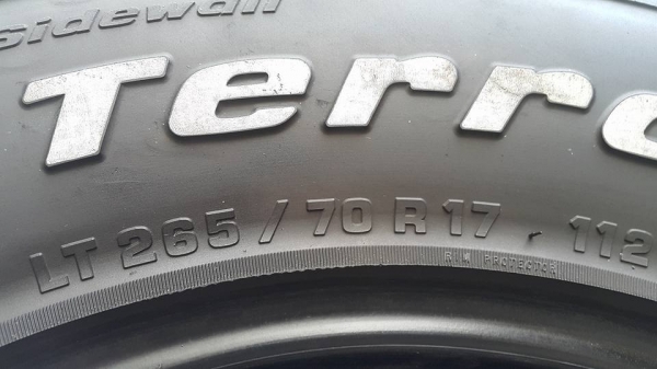 ยาง BF goodrich 265/70 R17 แยกขายเป็นอะไหล่ ยาง BF goodrich 265/70 R17 แยกขายเป็นอะไหล่