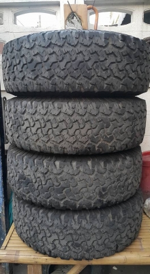 ยาง BF goodrich 265/70 R17 แยกขายเป็นอะไหล่ ยาง BF goodrich 265/70 R17 แยกขายเป็นอะไหล่