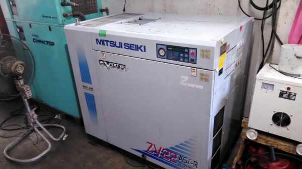**ขายถูกๆ ปั้มลมมือสองจากญี่ปุ่น** MITSUI SEIKI 30แรง แบบสกรู  สภาพดีมากๆ ผ่านการใช้งนามาน้อย ยังไม่เคยใช้งานในไทยครับ