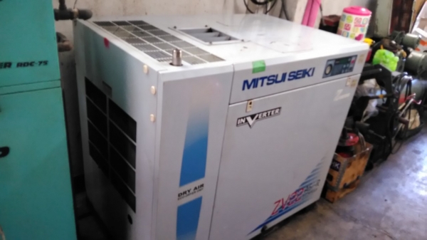 **ขายถูกๆ ปั้มลมมือสองจากญี่ปุ่น** MITSUI SEIKI 30แรง แบบสกรู  สภาพดีมากๆ ผ่านการใช้งนามาน้อย ยังไม่เคยใช้งานในไทยครับ