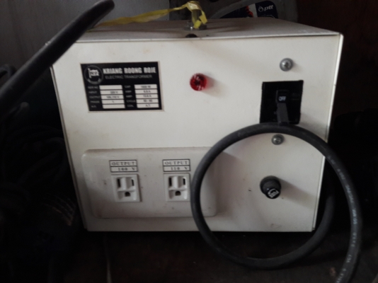 ขาย !!ตู้หม้อแปลง110-220v.ขนาด1500w.พร้อมใช้งาน