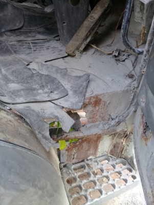 ขายหัวเก๋ง UD CW430 ตามสภาพ ราคา24000 สนใจติดต่อ083-4475799