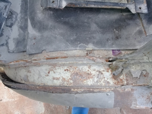 ขายหัวเก๋ง UD CW430 ตามสภาพ ราคา24000 สนใจติดต่อ083-4475799