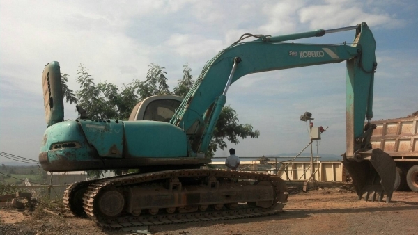 ขายแพ็คคู่ 1,050,000 KOBELCO sk 220-5 super เล่มทะเบียน ไฟฟ้าครบ เครื่องดี ปั้มแรง เอวแน่น ช่วงล่างเต็ม รถพร้อมใช้ (รถอยู่ อุดร) 090-772-3710 090-772-3708