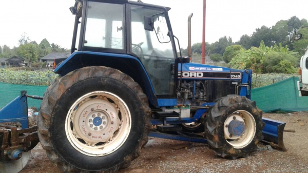 ขายรถไถ ford 7740 สองเพลา พร้อมใช้งาน เกียร12/12เครื่องดี เกียรดี