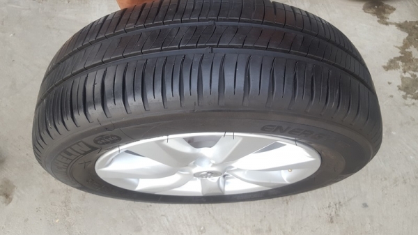 ขายล้อNISSAN ALMERA VL ยางปี 14 4 ล้อ