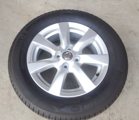 ขายล้อNISSAN ALMERA VL ยางปี 14 4 ล้อ