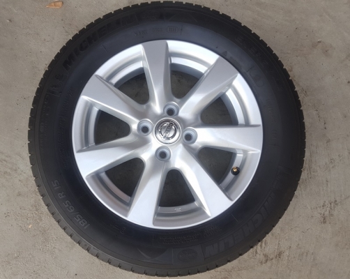 ขายล้อNISSAN ALMERA VL ยางปี 14 4 ล้อ