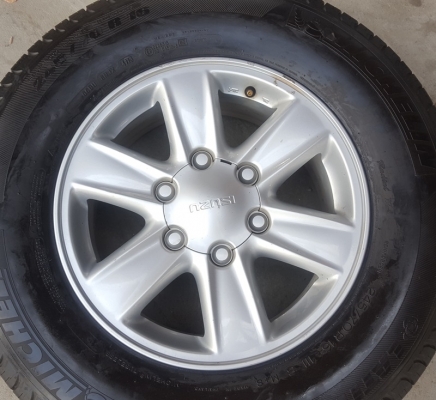 ขายล้อISUZU All 16 ยาง245/70/16 ปี 13 4 ล้อ