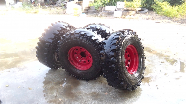 ขายล้อพร้อมยางตะขาบ35 ขายล้อพร้อมยางตะขาบ35