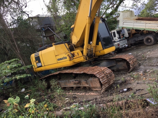 แมคโค Komatsu pc200 รุ่น7 ปี2002