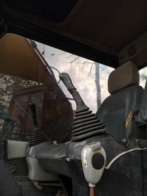 แมคโค Komatsu pc200 รุ่น7 ปี2002