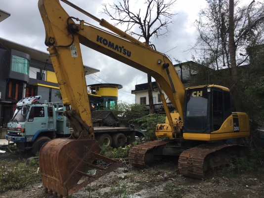 แมคโค Komatsu pc200 รุ่น7 ปี2002