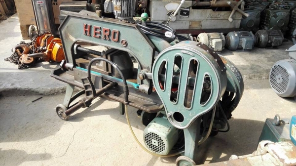 ** SOLD ** เลื่อยชักตัดเหล็ก HERO 14" รุ่นท้อปใช้ไฟบ้านมีหางรับชิ้นงานปั้มน้ำตุ้มถ่วงครบใสๆพร้อมใช้งาน