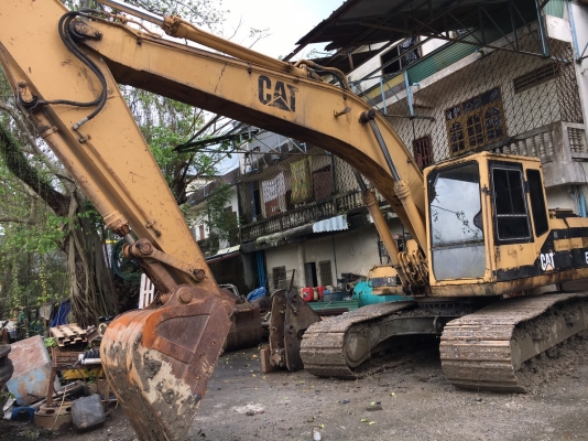 แมคโค Cat E200B
