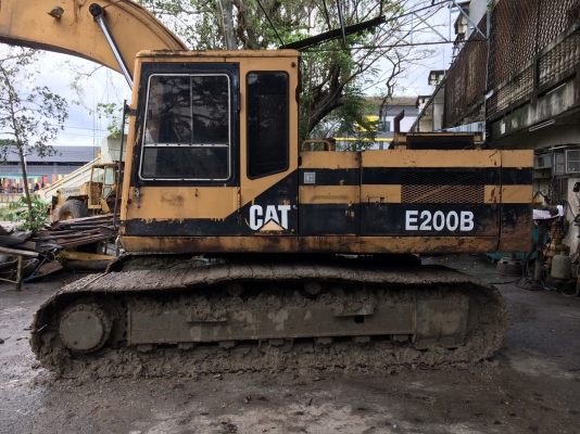 แมคโค Cat E200B