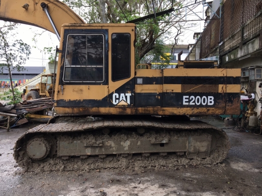 แมคโค Cat E200B