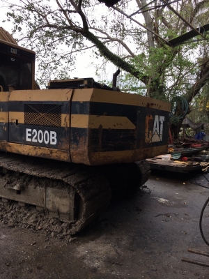 แมคโค Cat E200B