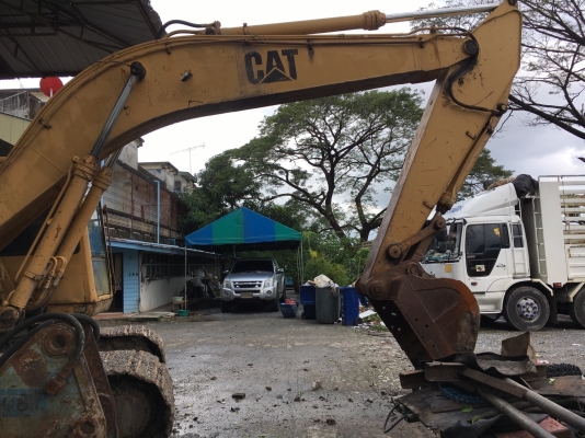 แมคโค Cat E200B