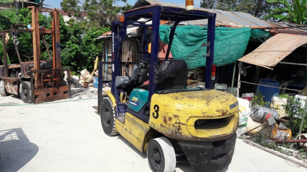 ขายโฟล์คลิฟ Komatsu2.5ตัน เสา 3เมตร ดีเซล เกียร์ออโต้ ขายโฟล์คลิฟ Komatsu2.5ตัน เสา 3เมตร ดีเซล เกียร์ออโต้