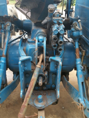 ขายครับ FORD 7610 CARARO  เครื้อง เกีบร์ดี เอกสารครบครับ ใบดันหน้า ผานหลัง   ราคา 550000 ครับ สนใจโทร 0994979333 ตั้มครับ