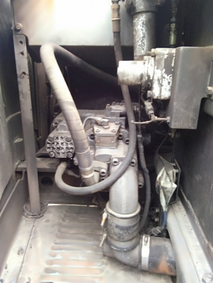 ็รถแม็คโค hitachi pc120