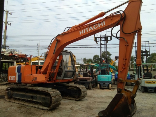 ็รถแม็คโค hitachi pc120