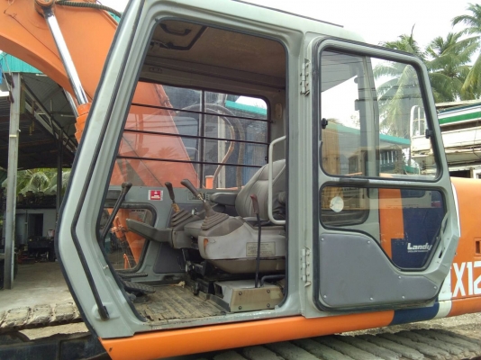 ็รถแม็คโค hitachi pc120