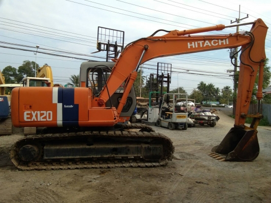 ็รถแม็คโค hitachi pc120