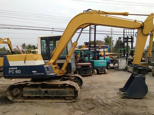 แบ็คโค komatsu pc60-6