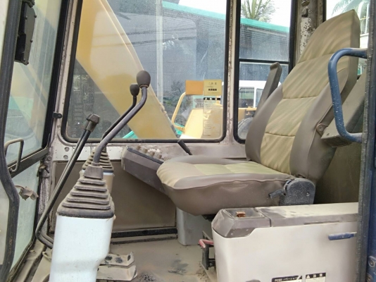 แบ็คโค komatsu pc60-6