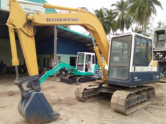 แบ็คโค komatsu pc60-6