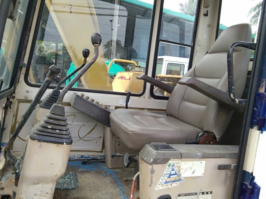 แบ็คโค komatsu pc60-6