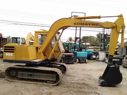 แบ็คโค komatsu pc60-2