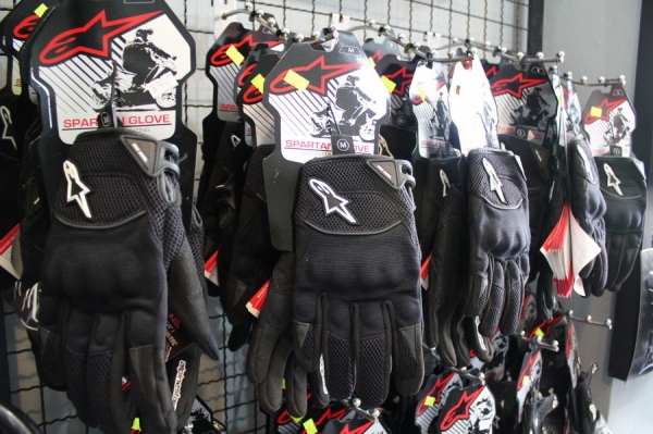 ขายโล๊ะสต้อก ลดมากกว่า60\% -ถุงมือAlinestar แท้ ข้อสั้นผ้าairflow