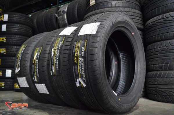 DUNLOP LM704 215/55R16 ปี15 เส้นละ 1,950 บาท DUNLOP LM704 215/55R16 ปี15 เส้นละ 1,950 บาท