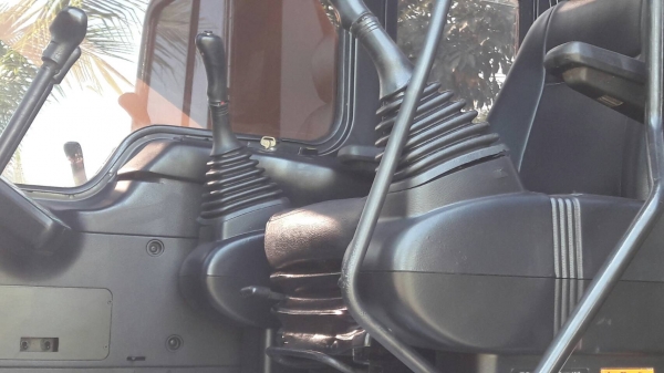 ขาย Komatsu Pc200-6 สภาพสวยพร้อมใช้ ต่อคุณอ๊อฟพิจิตร086-737-9991