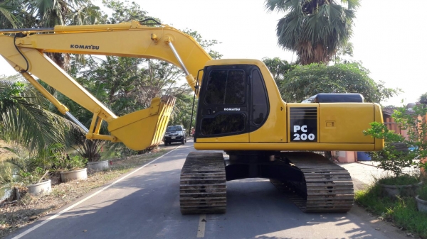 ขาย Komatsu Pc200-6 สภาพสวยพร้อมใช้ ต่อคุณอ๊อฟพิจิตร086-737-9991