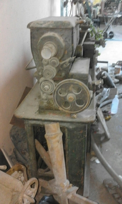 ขายเครื่องกลึงตั้งโต๊ะ4.5ฟุต2เพลาเก่าเก็บเกียร์บล็อกครับราคากันเองนะ