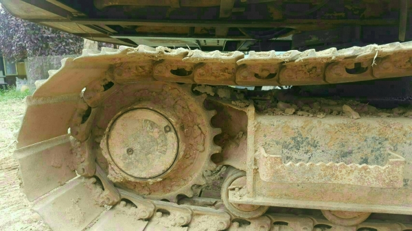 ขายCat  E70 สภาพสวยพร้อมใช้ สนใจติดต่ออ๊อฟพิจิตร086-737-9991