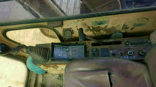 ขายCat  E70 สภาพสวยพร้อมใช้ สนใจติดต่ออ๊อฟพิจิตร086-737-9991