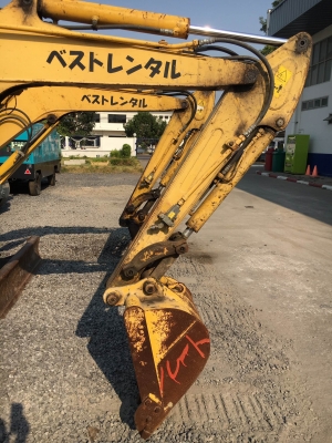 Komatsu PC30MR-2 #23016 นำเข้าจากญี่ปุ่น โทร. 080-6565422 (หนิง)