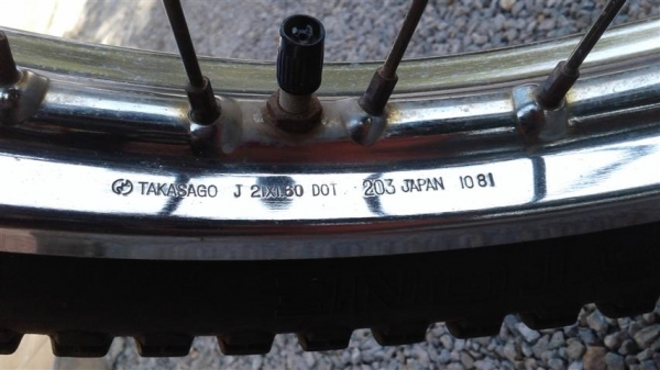 ขาย DT100 เอกสารพร้อมโอนรถเดิมสีเดิมโรงงานเครื่องพอใช้