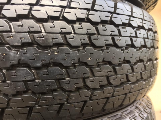 ขายยาง BRIDGESTONE DUELER H/T 840 255-70-15 ปี15 ดอกหนาจัด สภาพน้องๆยางใหม่ ตุ่มหน้ายางอยู่ลางๆ ไม่มีตำหนิ ชุดละ 9,900 บาท