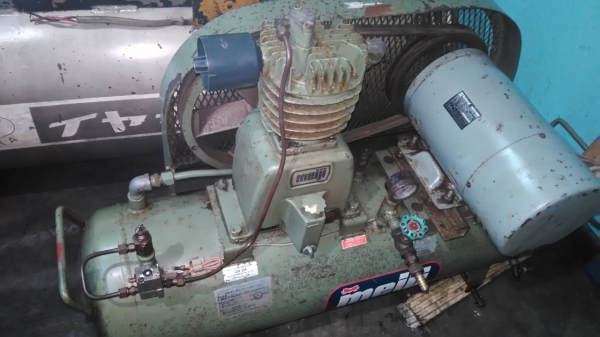**ขายถูกๆ ปั้มลมมือสองจากญี่ปุ่น** Meiji 2 แรง ถัง 75 ลิตร ทดสอบเรียบร้อย ทุกระบบทำงานได้ดีมากๆ นิ่งๆเงียบๆพร้อมใช้งานครับ